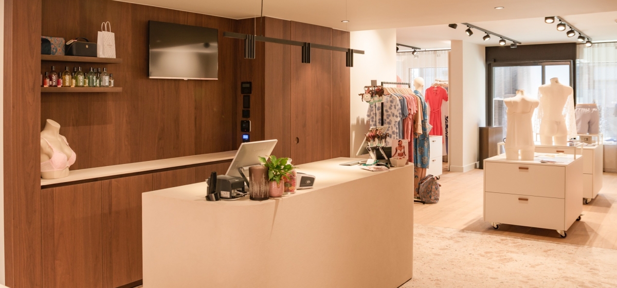 Verbouwing van handelsruimte met appartement