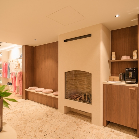 Verbouwing van handelsruimte met appartement
